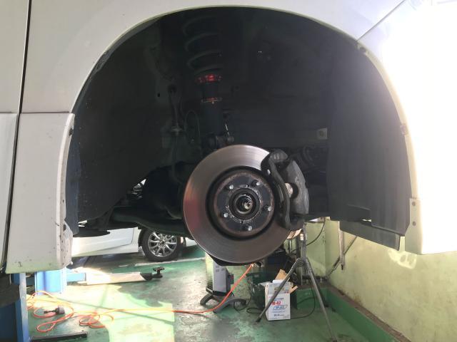 トヨタ　アルファード　車検整備　岡崎市からご来店のお客様　ブレーキパッド交換　普通車　岡崎市　蒲郡市　安城市　幸田町　豊田市　西尾市