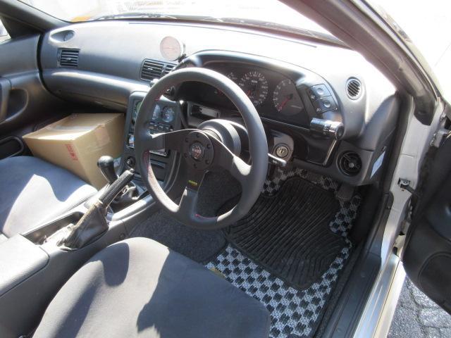BNR32スカイラインGT-R、ドアストライカーと BNR32スカイラインGT-R、ドアストライカーと