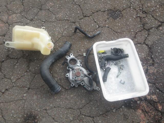 Ｍ様ＵＳＥ２０レクサスＩＳＦ、ウォーターポンプの交換です。