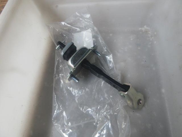 Ｆ様ＢＲＺ、スタビブーツ破れとカムセンサーからのオイル滲み修理にドアチェックの交換などなど。