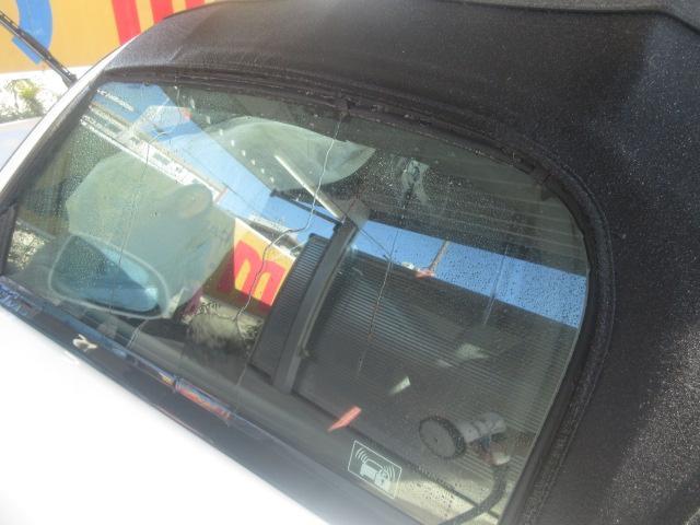 ガラスの油膜取りやガラス撥水剤ってのを始めてちゃんと使ってみました。