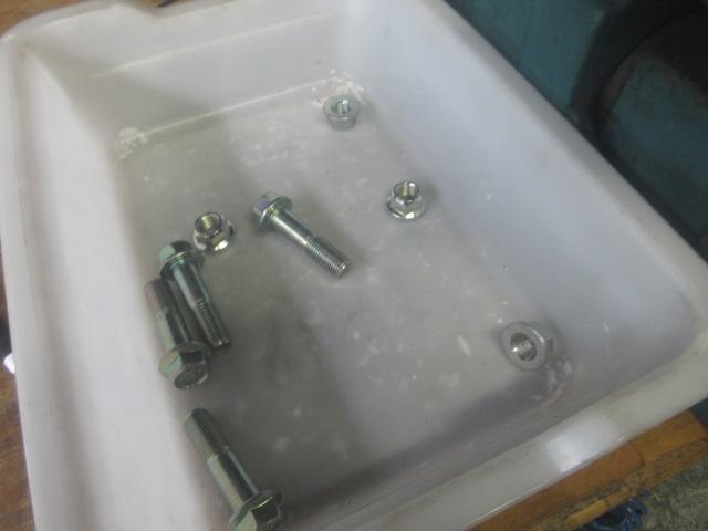 Ｎ様ＧＤＢインプレッサ、エンドレスのファンクション車高調へ交換です。