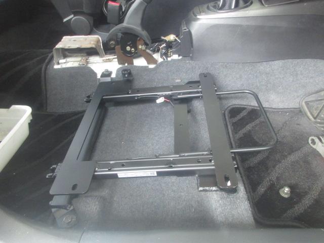 Ｙ様ＣＴ９Ａランエボ８、ローポジシートレールへ交換です。