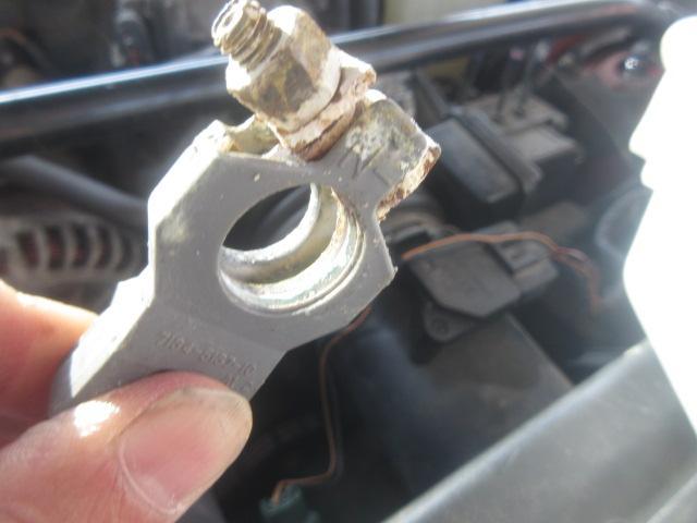 Ｉ様ＲＸ－８バッテリー上がりで入庫です。