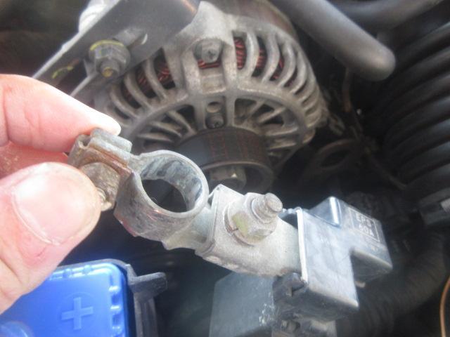 Ｉ様ＲＸ－８バッテリー上がりで入庫です。