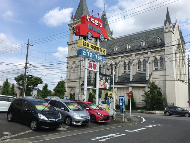 迷った時の目印はコレ!とっても大きな教会!向い側が本店です!夜のライトアップはとっても綺麗です!
