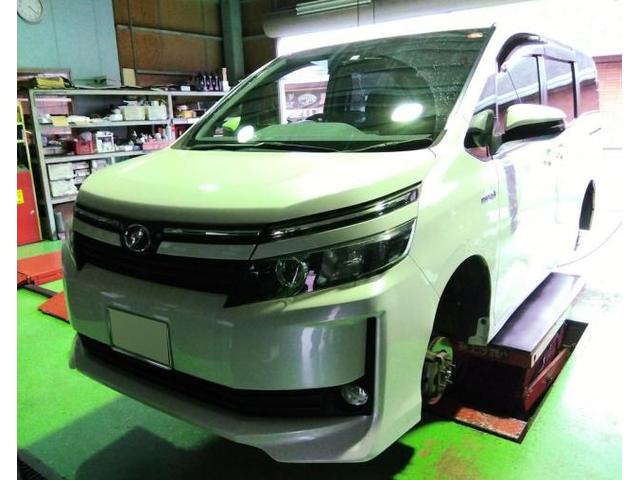 TOYOTA　トヨタ　VOXY　ヴォクシー　タイヤ交換　岐阜県　岐阜市　クラブオート　日野南　タイヤショップ　アップルクラブ　車カスタマイズチャンネル