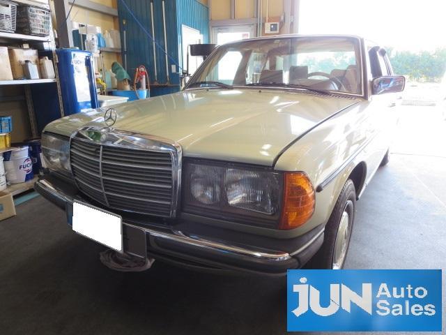 ベンツ　ｗ123　280Ｅ　エアコンコンプレッサー交換