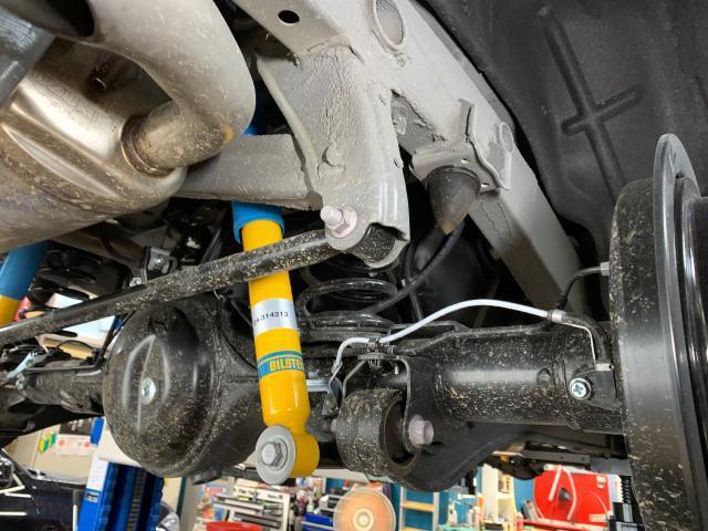 ジムニーシエラ JB74W ビルシュタイン ショックアブソーバー前後 ジムニーシエラ JB74W ビルシュタイン ショックアブソーバー前後