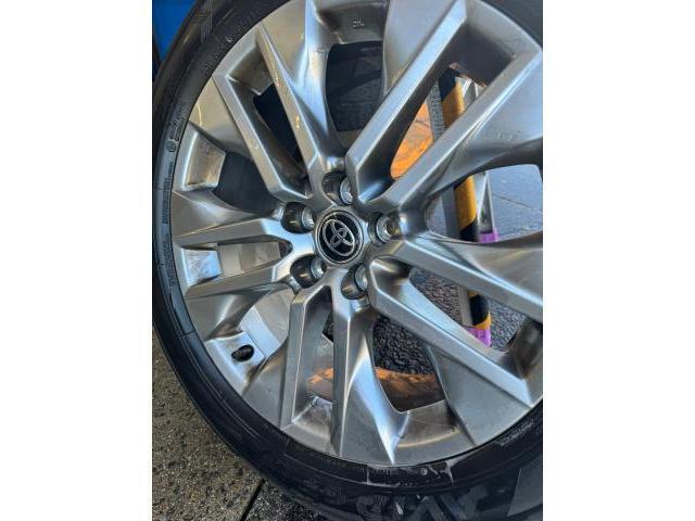 タイヤ預かり保管前作業風景