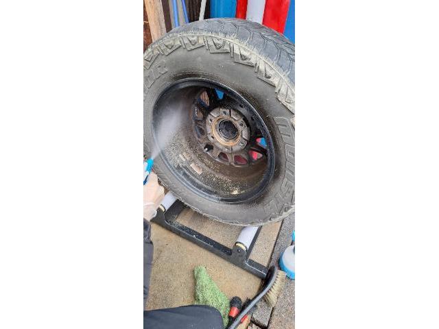 トヨタ ハイエース タイヤ交換