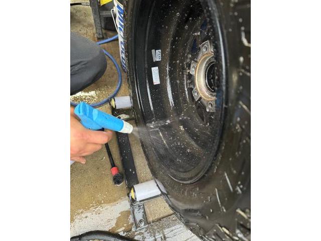 トヨタ ハイエース タイヤ交換