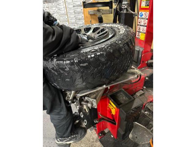 トヨタ ハイエース タイヤ交換