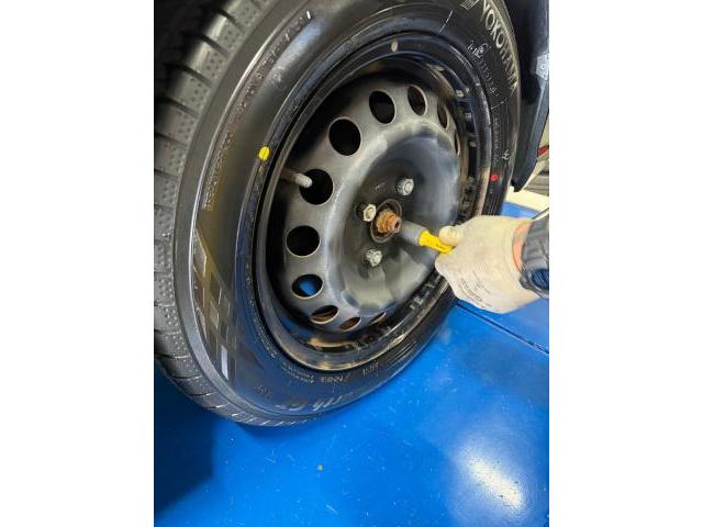 トヨタ カローラフィールダー タイヤ交換