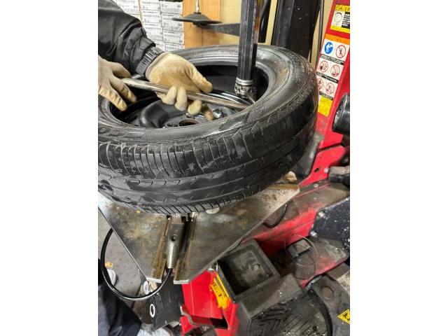 トヨタ カローラフィールダー タイヤ交換