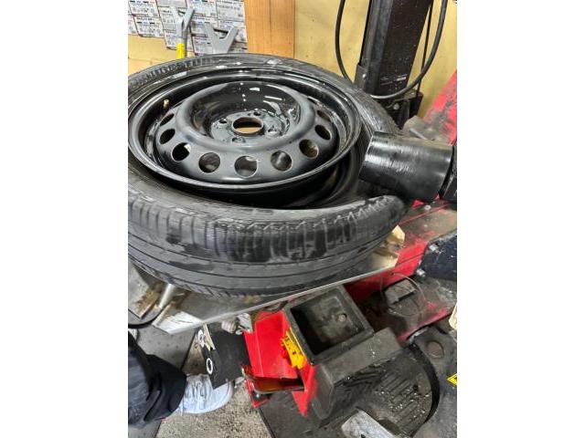 トヨタ カローラフィールダー タイヤ交換