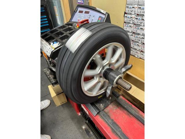 車種不明 タイヤ交換