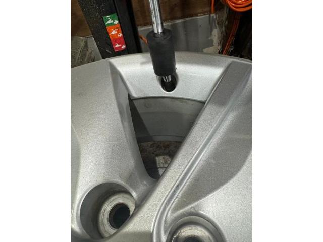 トヨタ ハリアー タイヤ交換