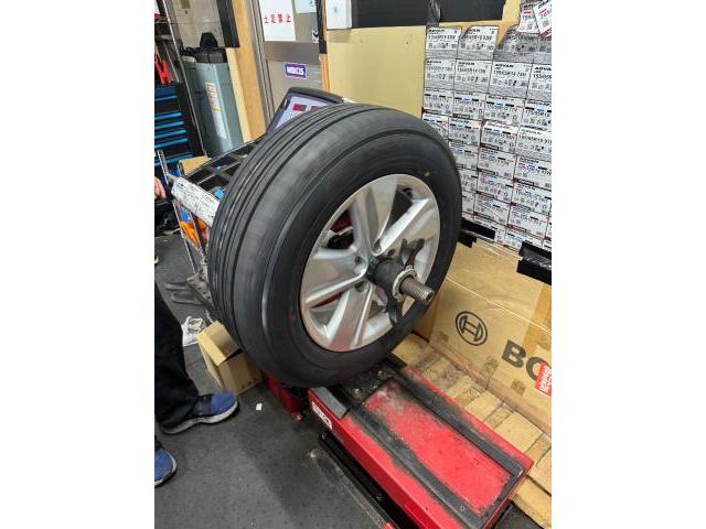 トヨタ ハリアー タイヤ交換