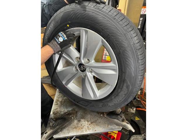 トヨタ ハリアー タイヤ交換