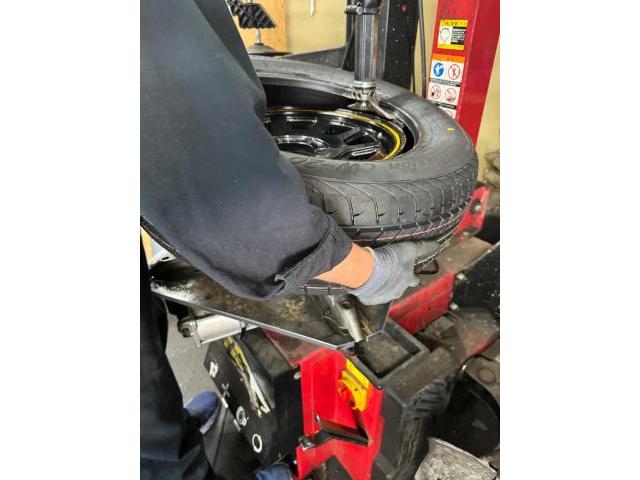 車種不明 持込タイヤ交換