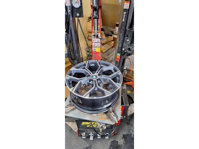 BMW X1 タイヤ交換