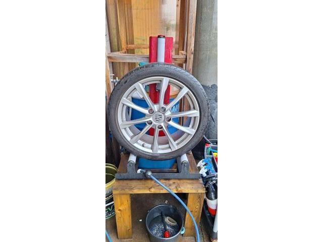 ポルシェ　ボクスター  タイヤ交換