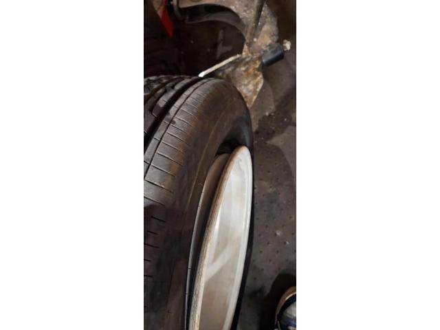 メルセデスベンツ　E320 　タイヤ交換