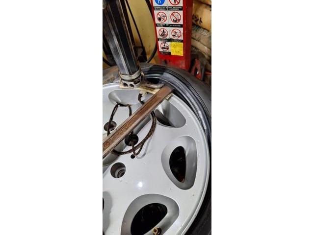 メルセデスベンツ　E320 　タイヤ交換