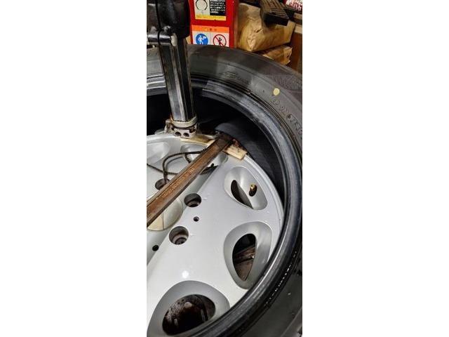 メルセデスベンツ　E320 　タイヤ交換