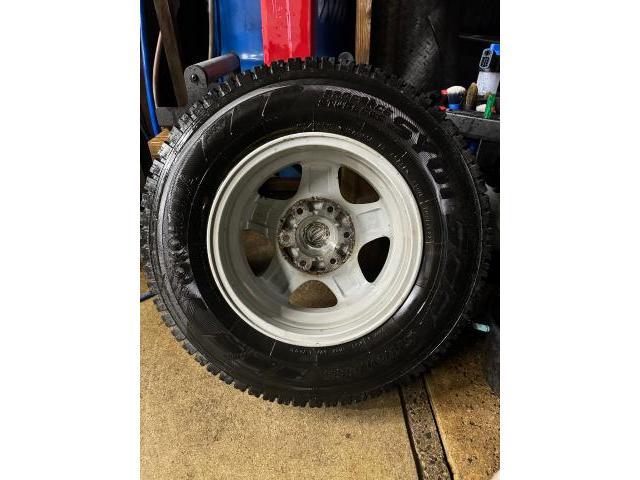 車種不明 持込タイヤ交換
