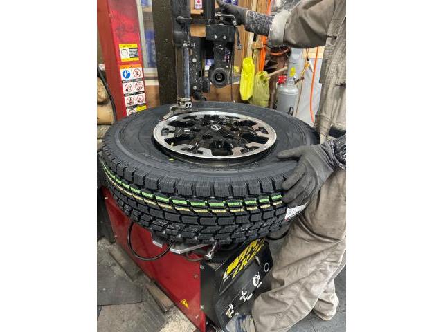 日産 キャラバン タイヤ交換