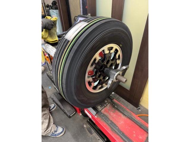 日産 キャラバン タイヤ交換