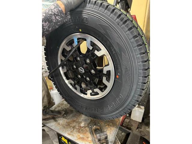 日産 キャラバン タイヤ交換