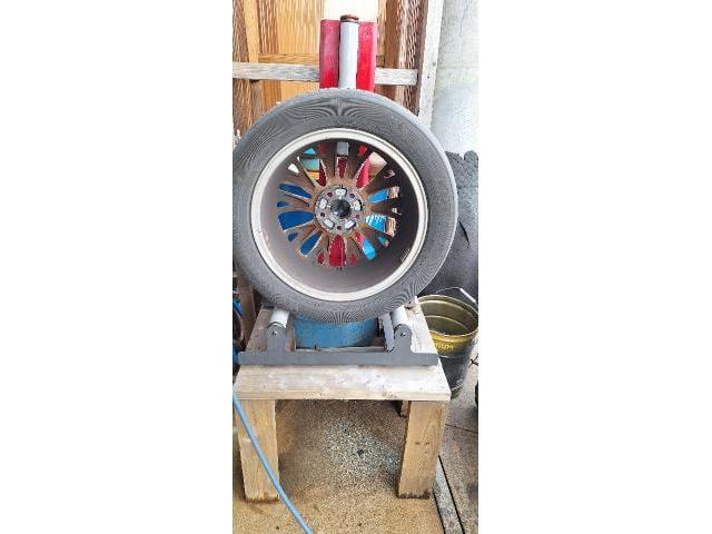 フォルクスワーゲン　シャラン　タイヤ交換