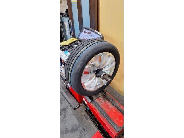 フォルクスワーゲン　シャラン　タイヤ交換