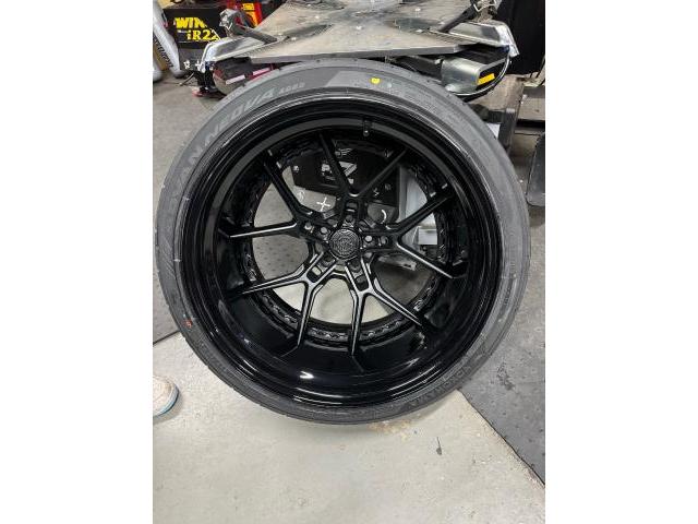 車種不明  持込タイヤ交換