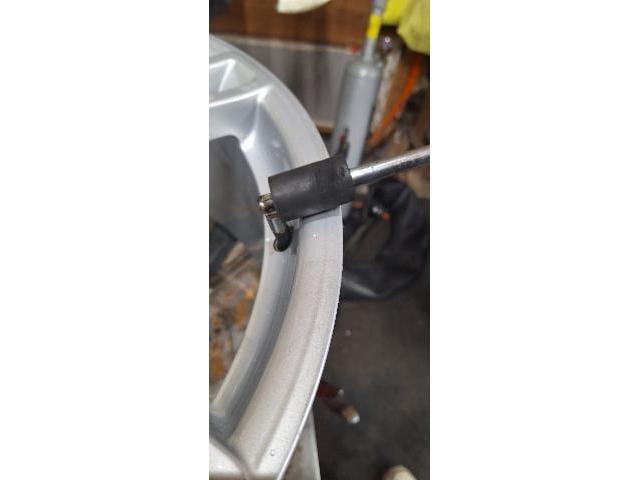 ポルシェ911　タイヤ交換