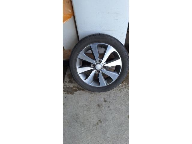 三菱　ekカスタム　タイヤ交換