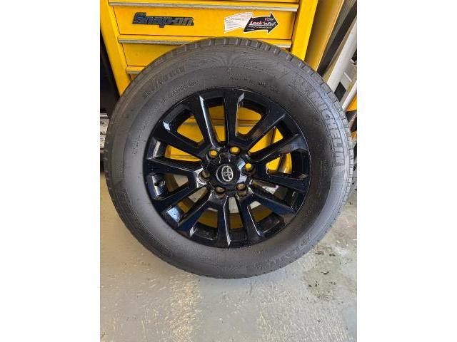トヨタ ランドクルーザープラド タイヤ交換