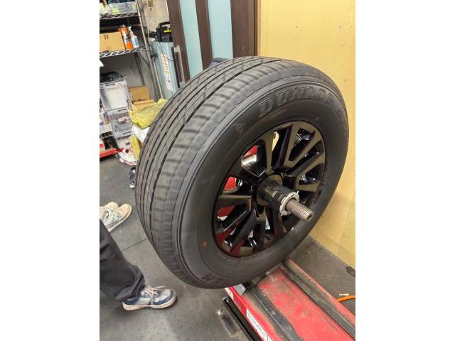 トヨタ ランドクルーザープラド タイヤ交換