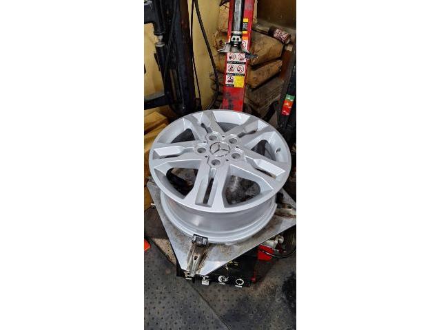 メルセデス・ベンツ Gクラス ゲレンデ タイヤ交換