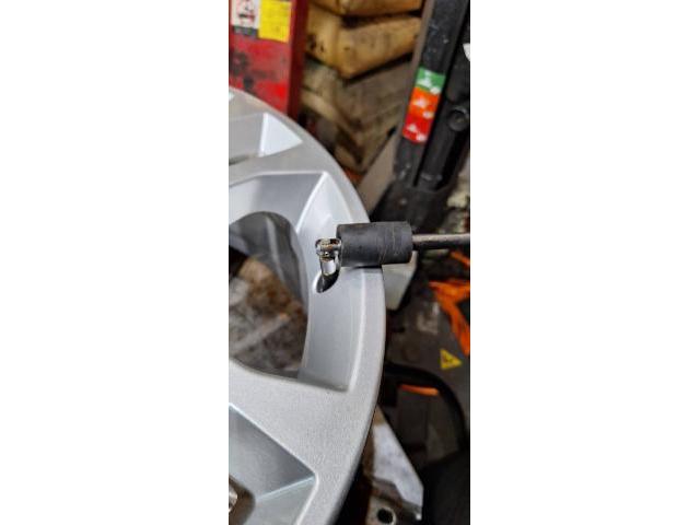 メルセデス・ベンツ Gクラス ゲレンデ タイヤ交換