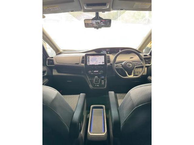 日産 セレナ 中古車販売