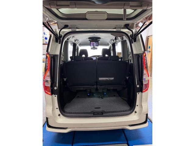 日産 セレナ 中古車販売