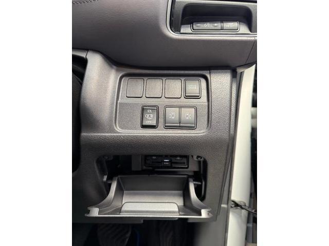 日産 セレナ 中古車販売