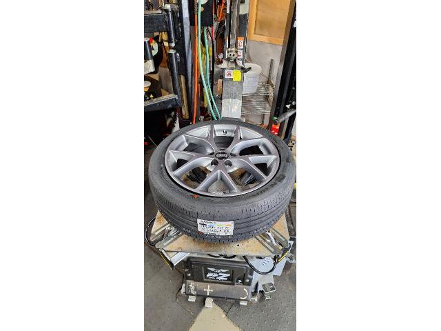 トヨタ プリウス 新品ホイールセット アライメント調整