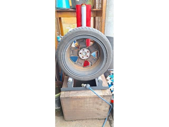 TOYOTA　プリウスPHV　タイヤ交換