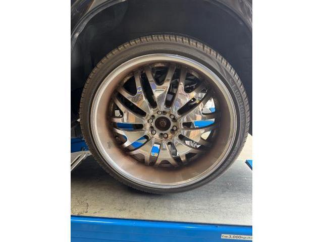 インフィニティ QX56 タイヤ交換