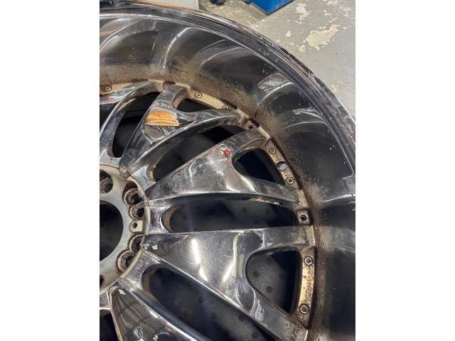 インフィニティ QX56 タイヤ交換